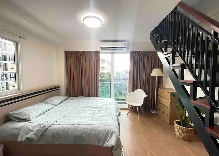 Apartment Modern 5-bedroom Townhome Near Mrt And Local Charm *